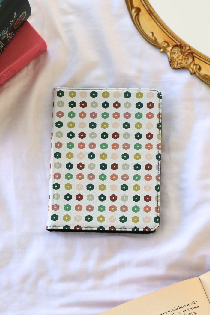 retro reads kindle case