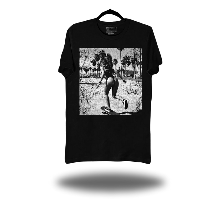 SKATER GIRL BLACK CLASSIC TEE